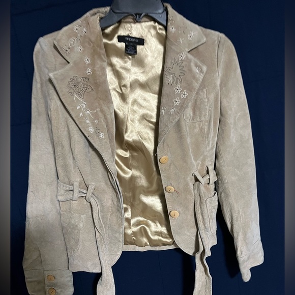 Jacket - Picture 4 of 4